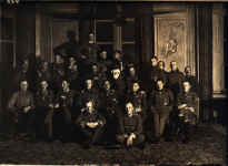 Gruppenfoto Jasta 4 im Oktober 1916 anl�sslich der Verleihung des Pour-le-merite an Rudolf Berthold